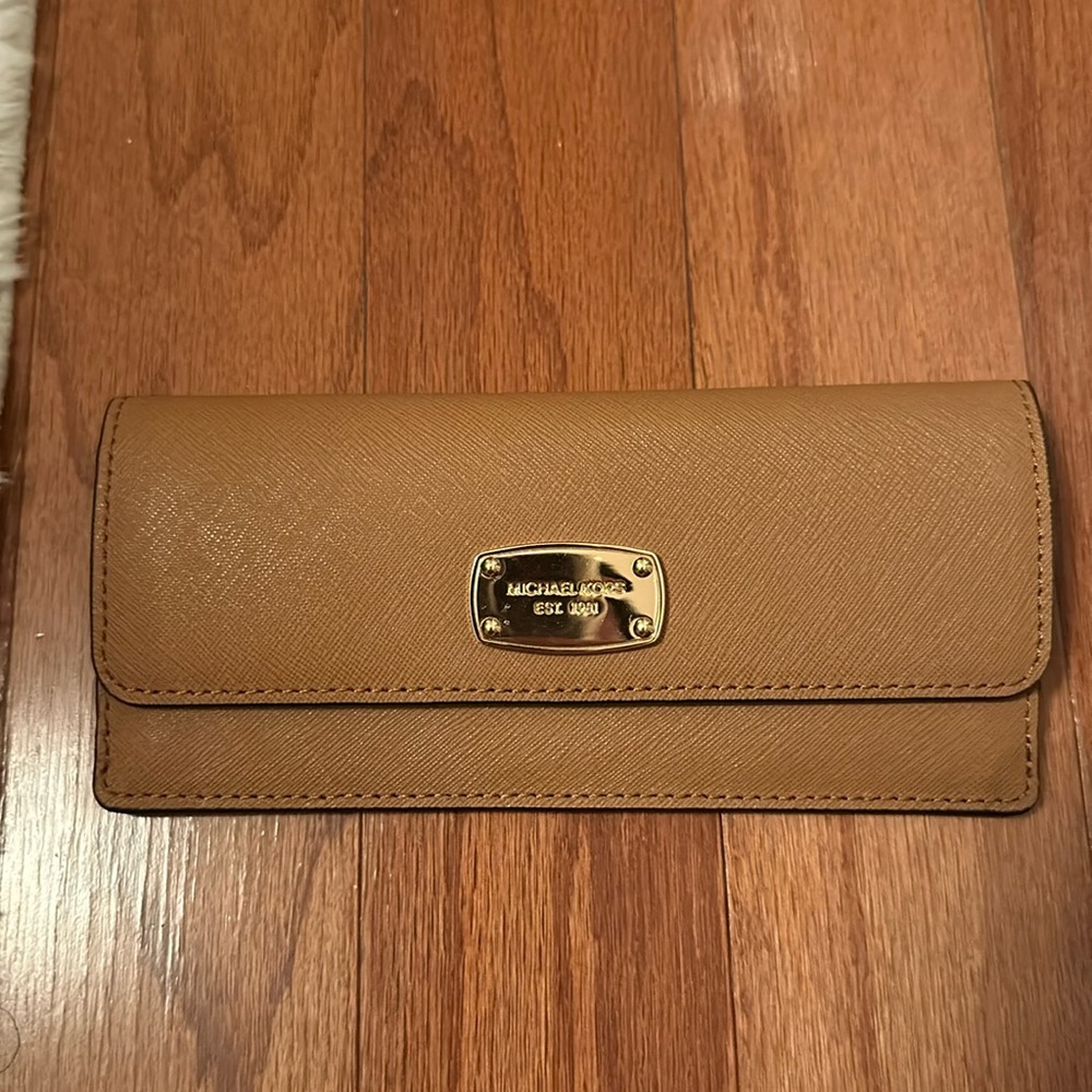Michael Kors Jet Set wallet